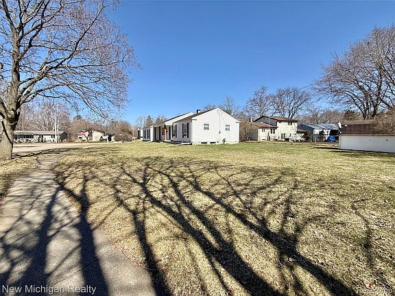 2nd image of 501 Spring Ln