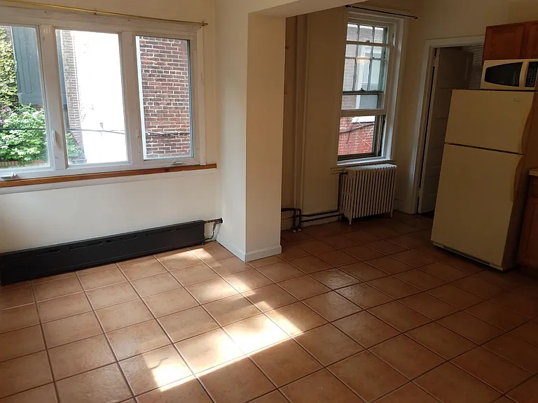 263 S 9th St #2-R — Photo 5