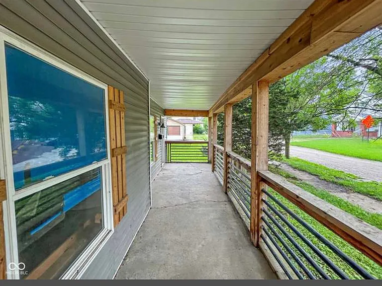 21 N Gladstone Ave — Photo 4
