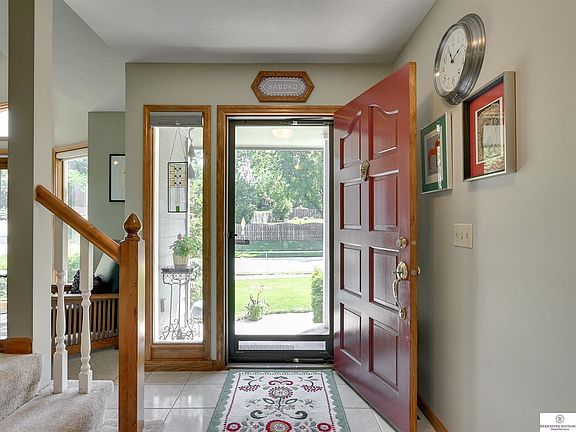5th image of 726 S 159th Ave