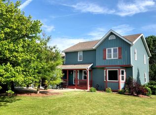364 Plank Rd, Mukwonago, WI 53149