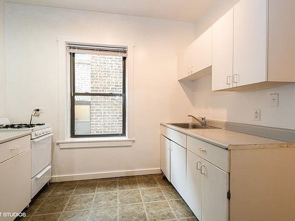 5th image of 4000 N Kenmore Ave #2N