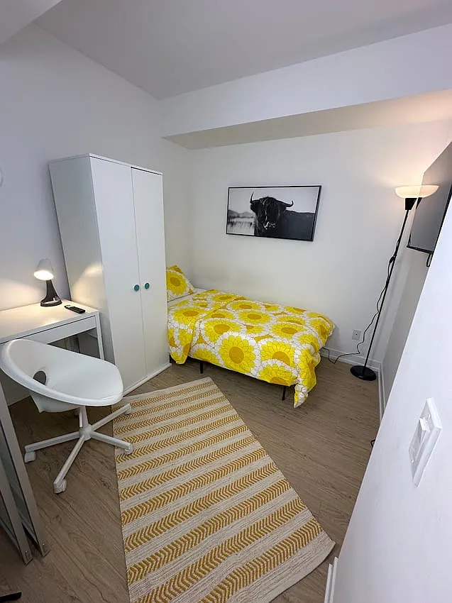 Den Room - Wood St & Church St — Photo 1