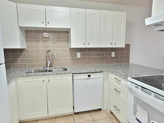 3rd image of 1900 W 25a St SW #302