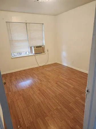 5913 S Santa Fe Ave — Photo 3