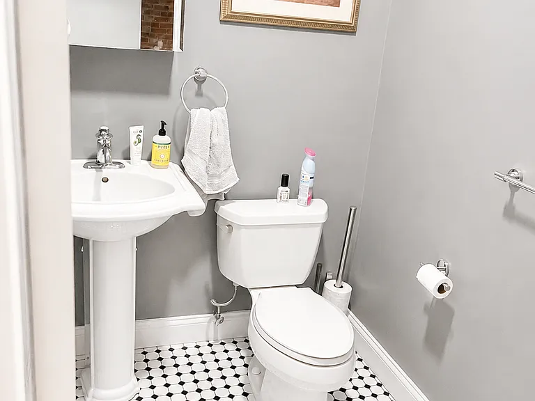 764 E 6th St #1 — Photo 9