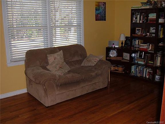 2nd image of 841 Cambridge Cir
