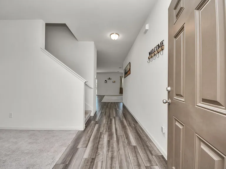 1021 Pin Cherry Ln — Photo 6
