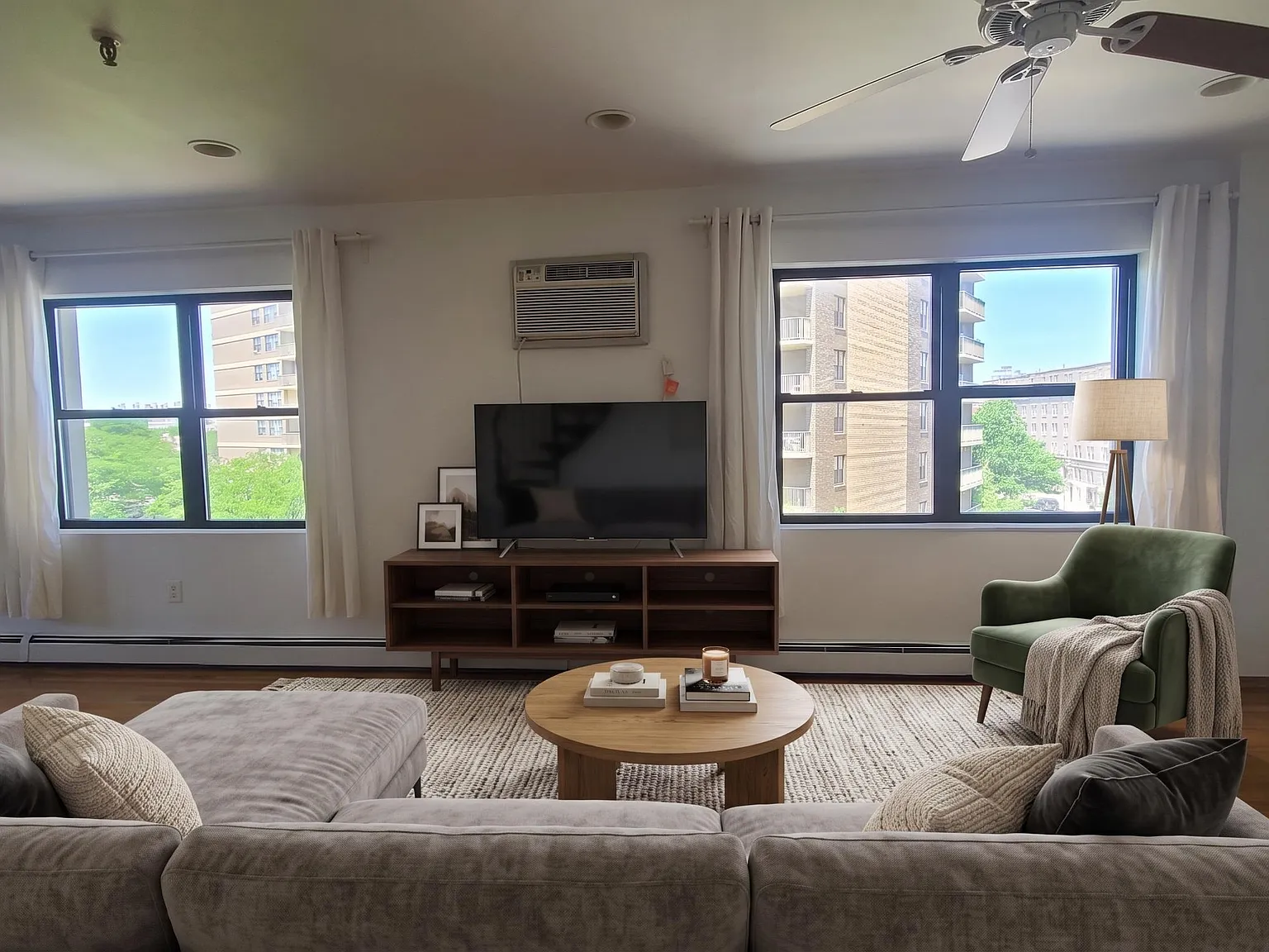 Park Prestige Condominium — Photo 4