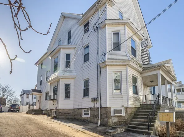 47 Manton St, Fall River, MA 02724