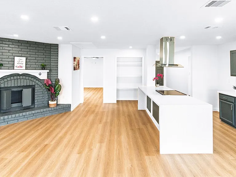 318 Willoughby Dr — Photo 6