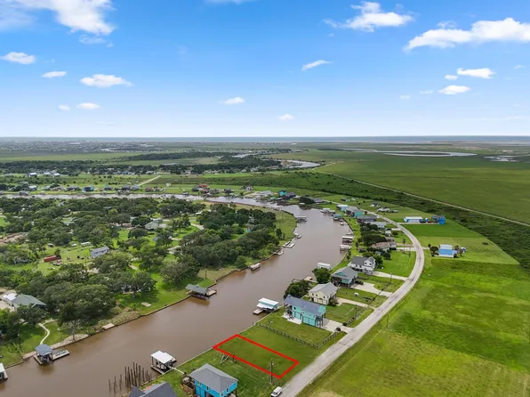 6 County Road 291, Bay City, TX 77414