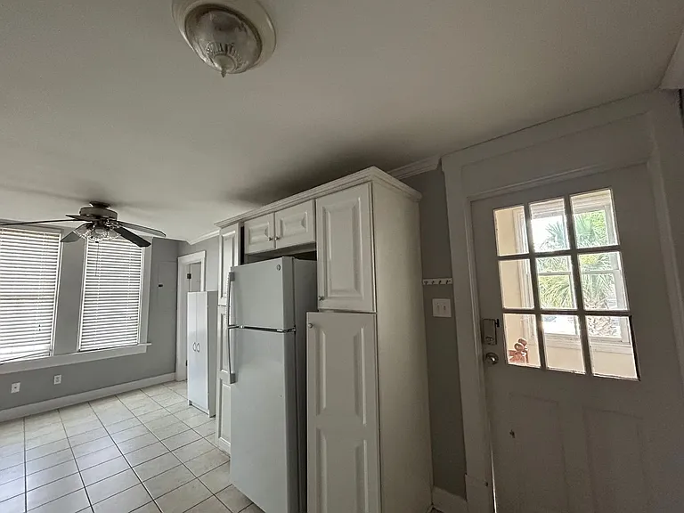 1114 Lincoln St — Photo 7