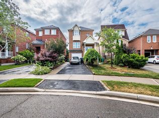 22 Domenico Cres, Brampton, ON L6P 1H5