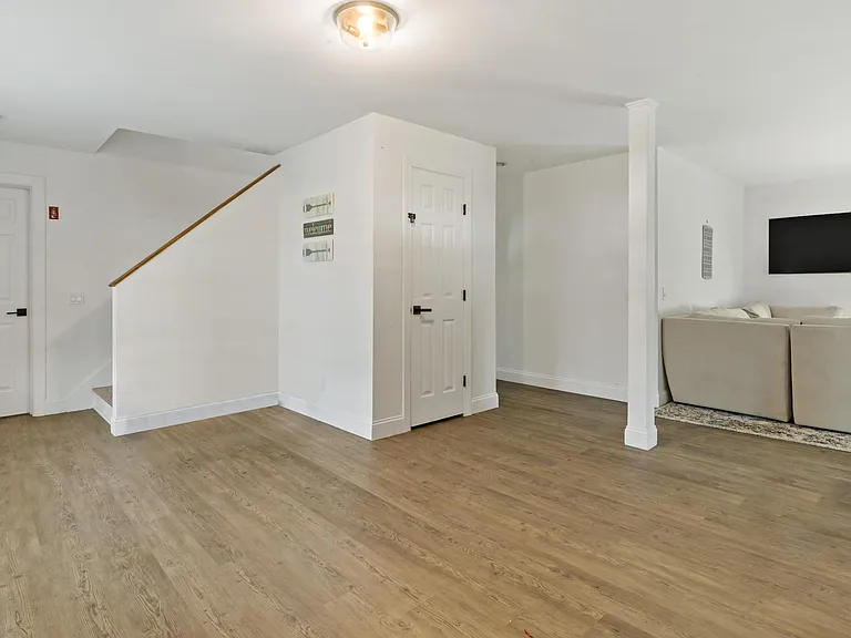 11 Defelice Rd — Photo 27