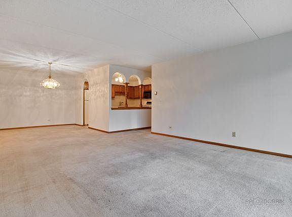 4th image of 6430 W Belle Plaine Ave APT 301