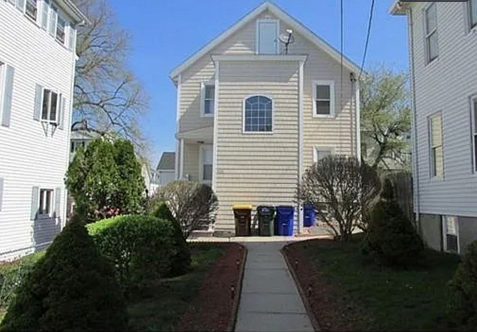 1st image of 928 Middle St