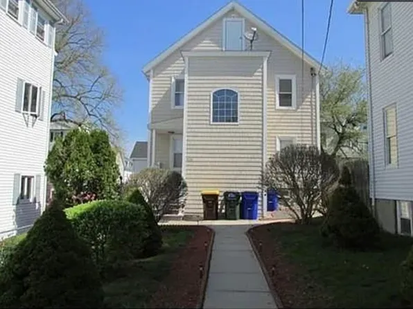 928 Middle St, Fall River, MA 02721