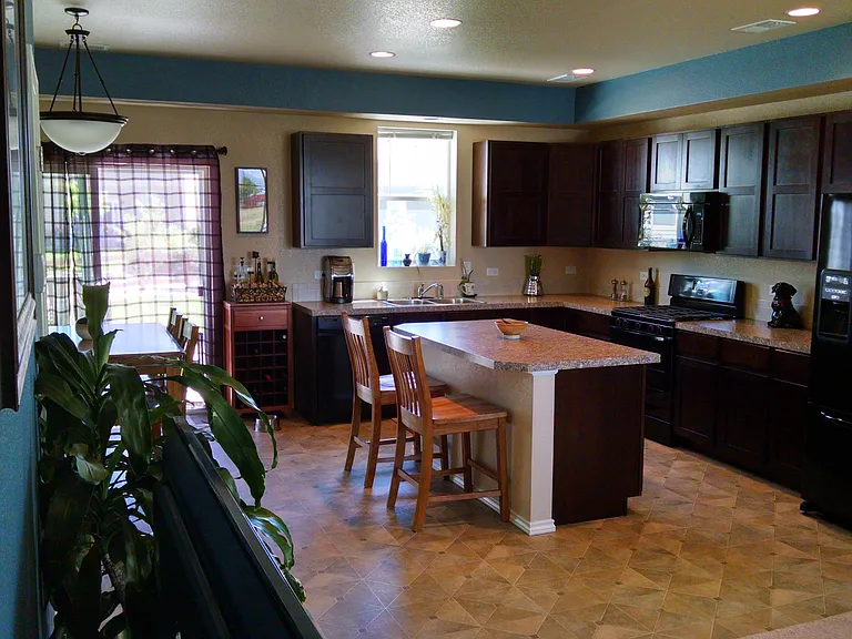 392 Bannock St — Photo 1