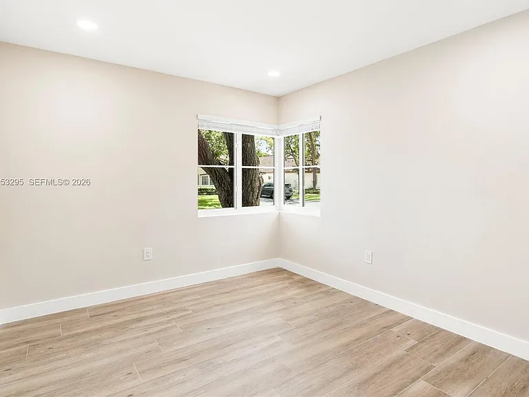 11747 SW 90th Ter — Photo 16