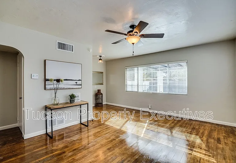 1040 E Linden St #A — Photo 10