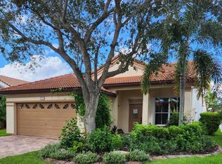 836 Falling Water Rd, Weston, FL 33326