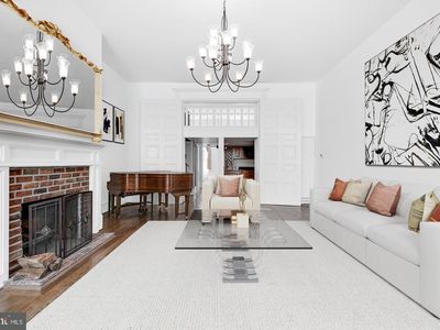924 Spruce St APT 101, Philadelphia, PA, 19107