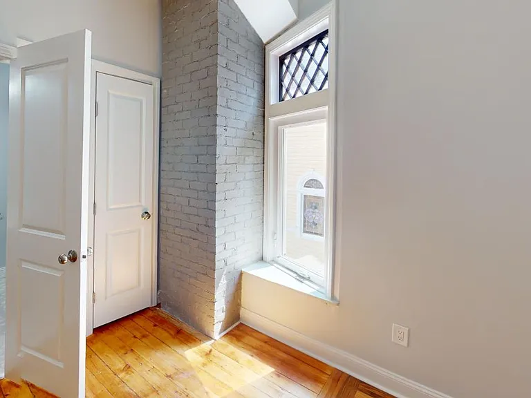 544 Whitney Ave — Photo 38