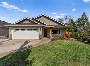 183 Lincoln Rd, Grants Pass, OR 97526