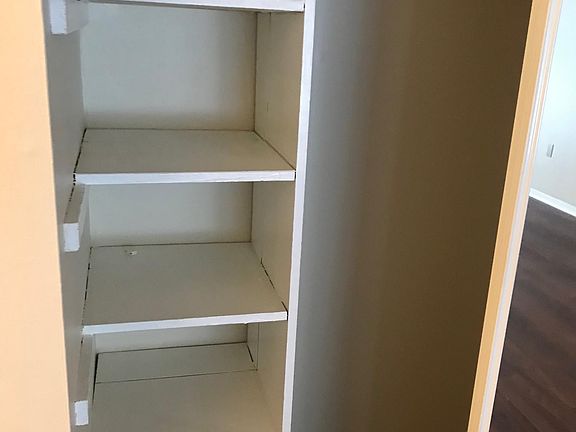 5th image of 70 Shrewsbury Green Dr Unit B