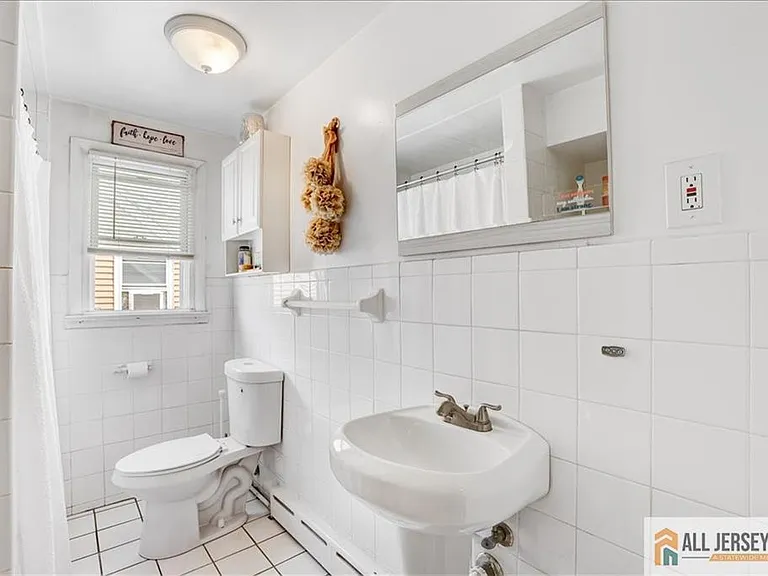 52 Saint Ann St #2-F — Photo 21