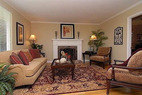 2nd image of 2682 Thornhill Dr