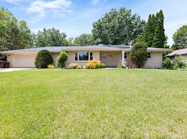 1951 Valencia Dr, Rockford, IL 61108