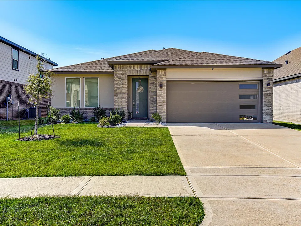 22807 Theodoli Dr