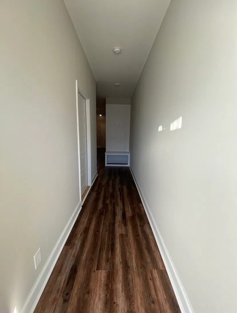 1035 Glenkirk Drive - D — Photo 4