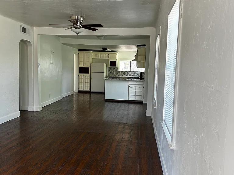 4406 La Luz Ave — Photo 10