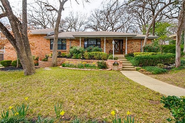 1st image of 1208 Pebble Creek Dr