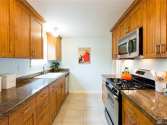 5th image of 15842 8th Ave NE
