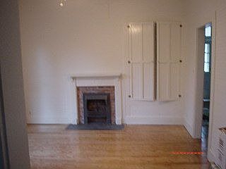 Double-sided fireplace