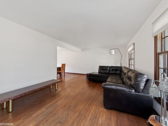 2nd image of 3027 N Wilshire Ln