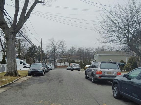 4th image of 8 3rd St