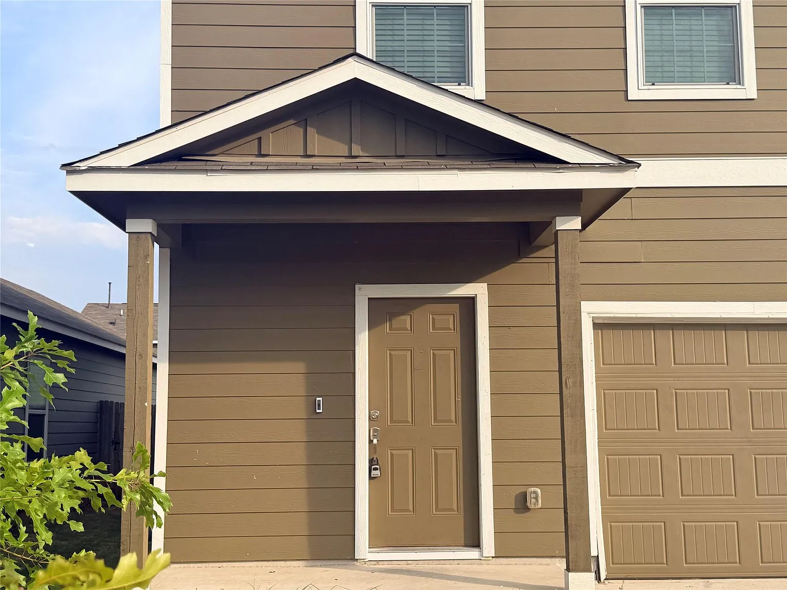 4 bed, 2.5 bath, 1950 sqft, $1,995 — Photo 4