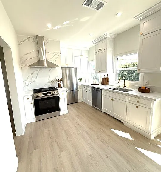 900 N Alfred St #2 — Photo 10