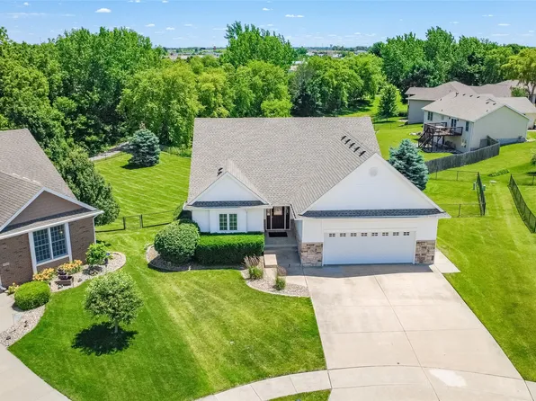 12308 Twana Dr, Urbandale, IA 50323