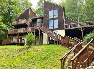 117 Westbury Ct, Bushkill, PA 18324