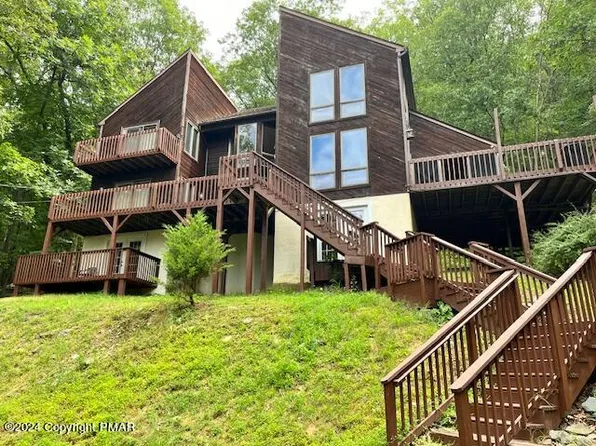 117 Westbury Ct, Bushkill, PA 18324