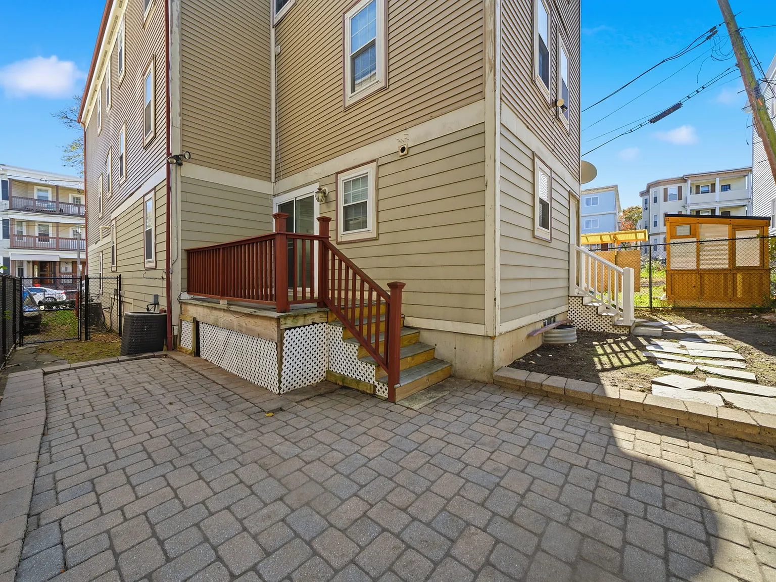 1 bed, 1460 sqft, $1,900 — Photo 3