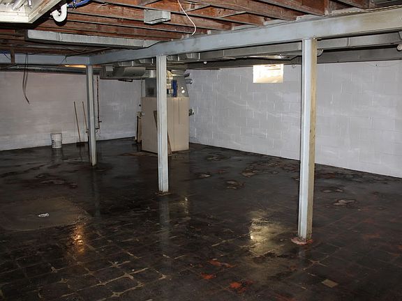 5th image of 10107 Greensboro St