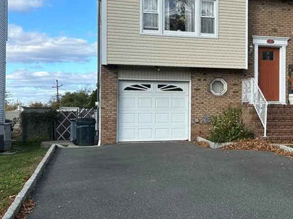 17A Garden Dr, Elmwood Park, NJ 07407