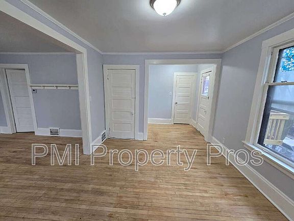 2nd image of 3111 W Walnut St